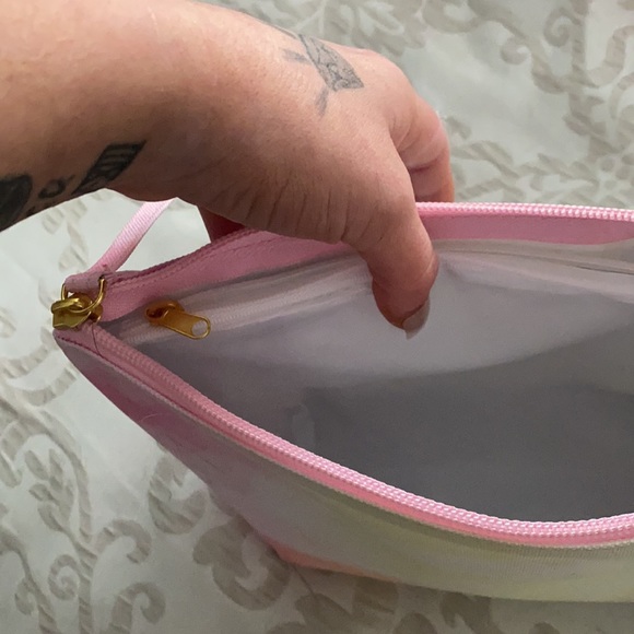 NWOT Water resistant poolside bag tie-dye - Picture 4 of 6